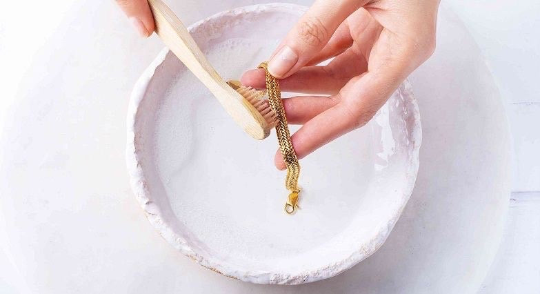 ✨ Trucos caseros para mantener tus joyas siempre brillantes 💫